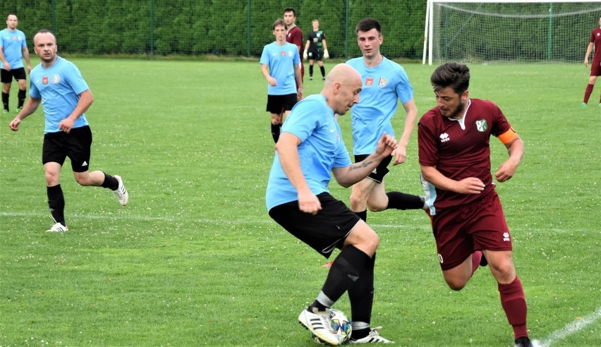 Totolotek Regionalny Puchar Polski. Pół tuzina goli Chełmek zdobył w Bobrku. Hat-trick Nagiego, „filmowy” gol Kukiełki 