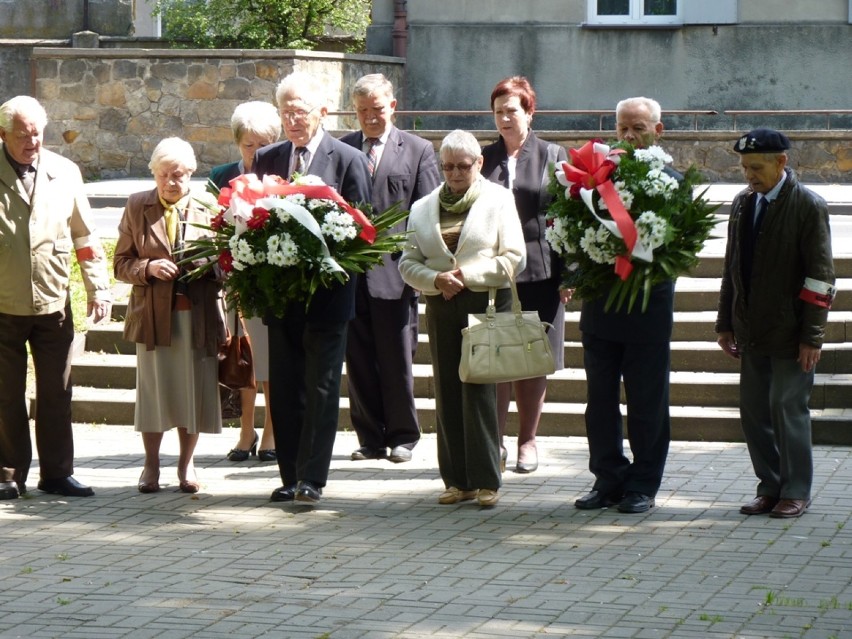 Złożenie kwiatów pod Pomnikiem Grobem Nieznanego Żołnierza w...