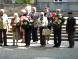 Radomsko: Złożenie kwiatów pod Pomnikiem Grobem Nieznanego Żołnierza w Dniu Zwycięstwa [ZDJĘCIA]