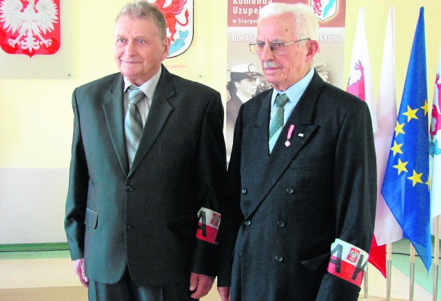 Od lewej Jan Hondra i Antoni Jasiewicz. Pan Antoni jest prezesem stargardzkiego koła Światowego Związku Żołnierzy AK.
