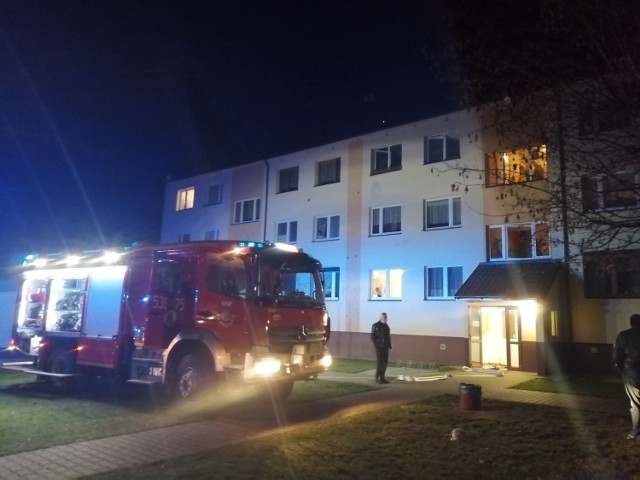 Pożar wybuchł w bloku na 2. piętrze
