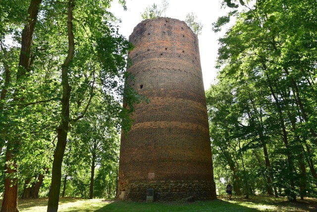 Wieża w Przewozie nie tylko przez mieszkańców, ale i historyków, nazywana jest Głodową.