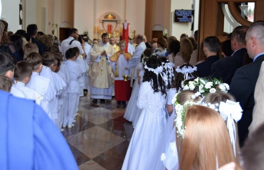 Diecezja tarnowska. Kiedy Pierwsze Komunie? Jest aktualizacja wytycznych biskupa Andrzeja Jeża