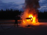 Wypadek na A2. Auto stanęło w ogniu [FOTO]