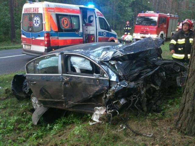 Do groźnego zdarzenia doszło w sobotę około godziny 19.30 na trasie Nowy Tomyśl - Zbąszyń. Z drogi wypadł Volkswagen Passat. Auto dachowało na poboczu drogi, zahaczając po drodze kilka drzew.

Zobacz więcej



Zobacz, co się dzieje w stolicy Wielkopolski - wejdź na poznan.naszemiasto.pl