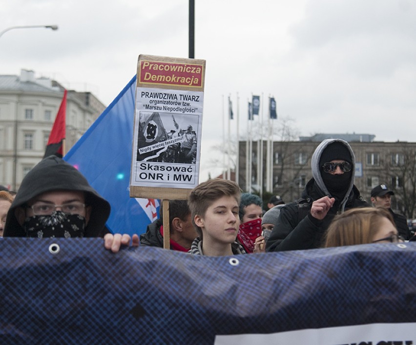 Marsz antyfaszystów w Warszawie - 9 listopada 2013
