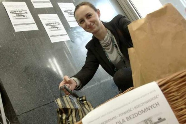 Na UMCS w Lublinie ruszyła wczoraj zbiórka darów dla osób ...