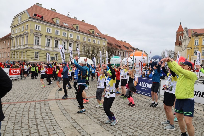 To już XX Bieg Europejski w Gnieźnie! Zobacz jak startowali biegacze [FOTO, FILM]