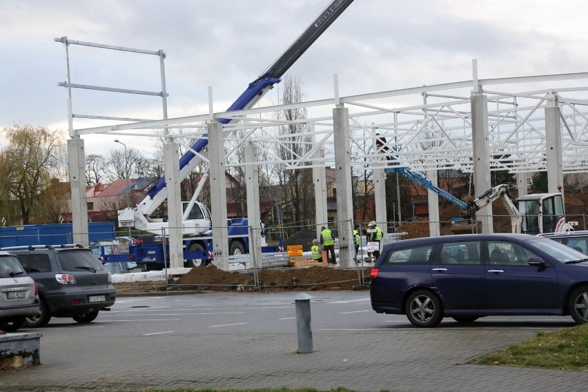 Powstaje nowe centrum handlowe na osiedlu Piekary w Legnicy, zobaczcie zdjęcia