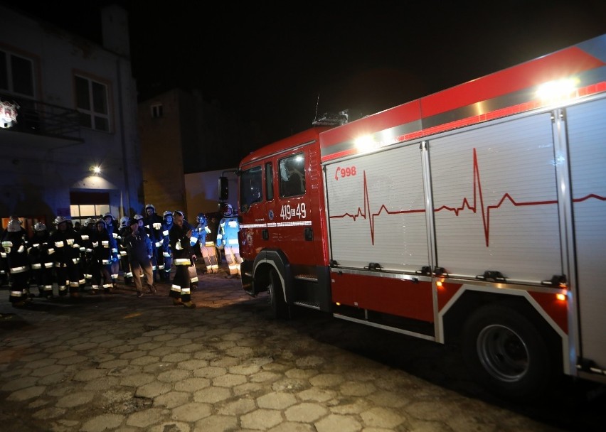 Strażacy ochotnicy z Brzezin mają nowy wóz ratowniczo-gaśniczy