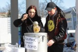 Inicjatywa &quot;Jedzenie Zamiast Bomb&quot; w Puławach (zdjęcia)