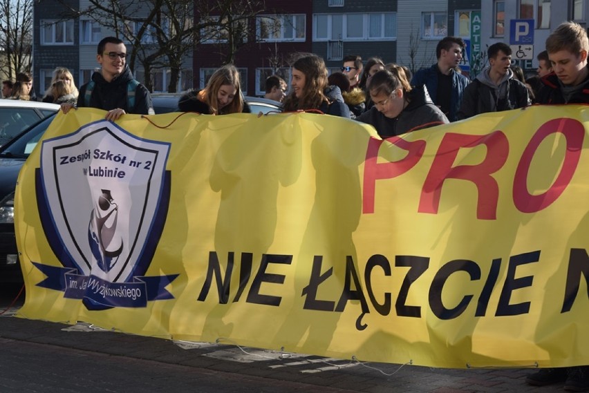 Protesty na nic się nie zdały. Łzy i krzyki na sesji...