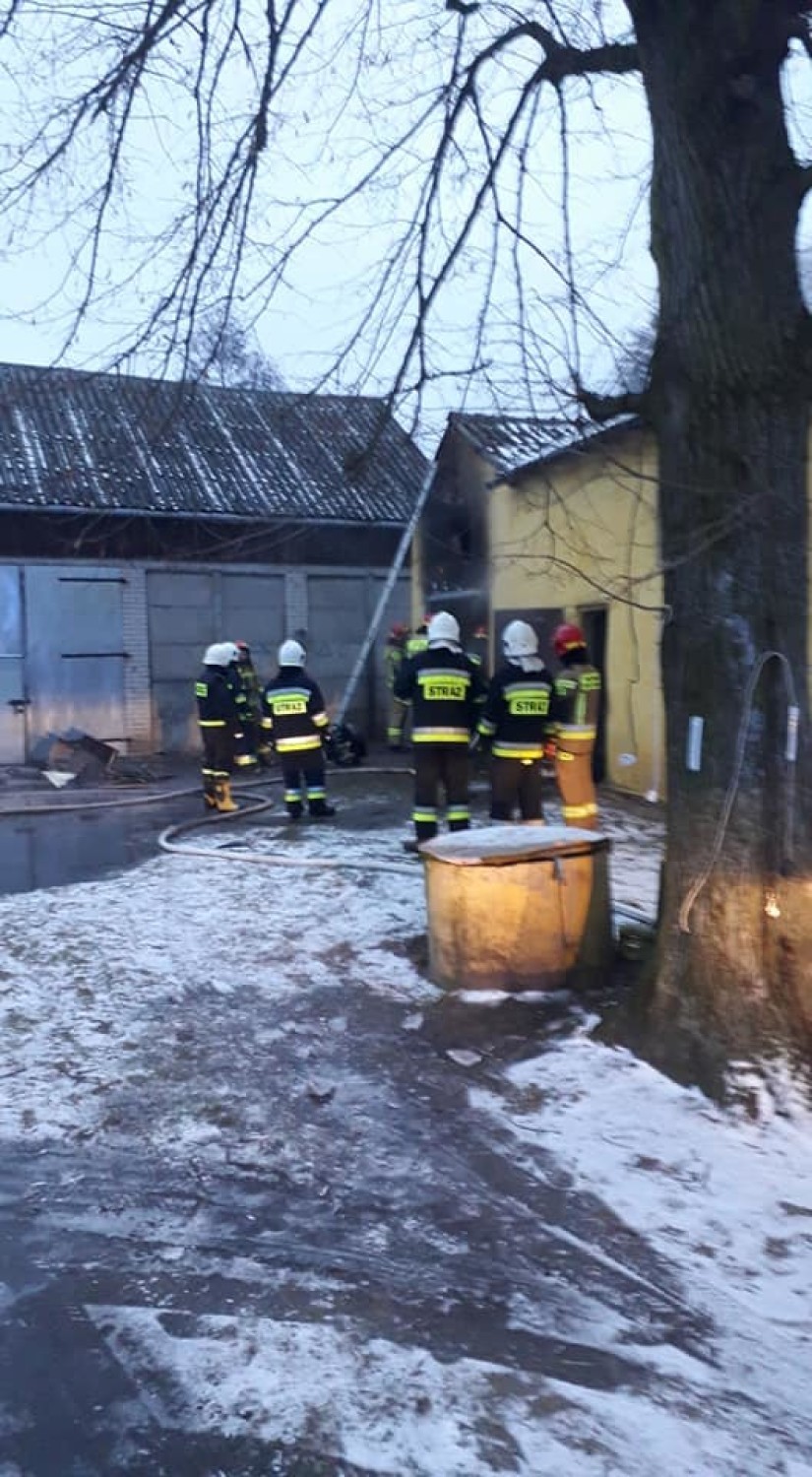 Strażacy szybko ugasili pożar garażu w Czarnem