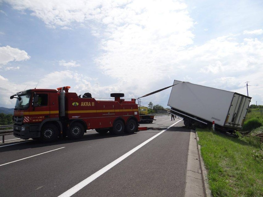 Wapienica, droga S1. Kierowca zgubił przyczepę i zorientował...