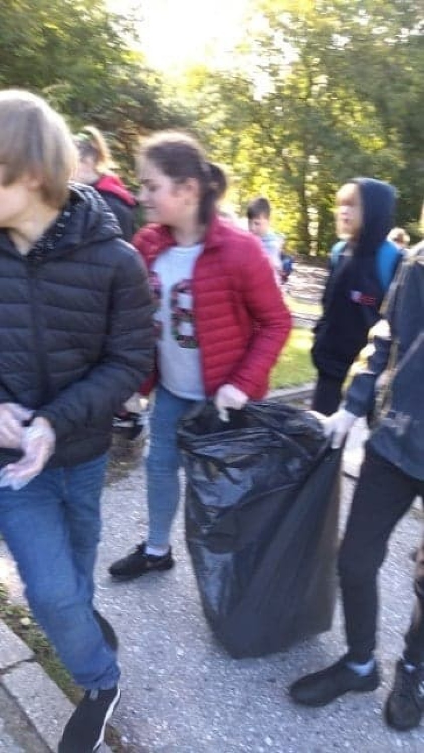 W Starachowicach zaczął się weekend "Sprzątania świata". Niezwykłe znaleziska uczniów (ZDJĘCIA)