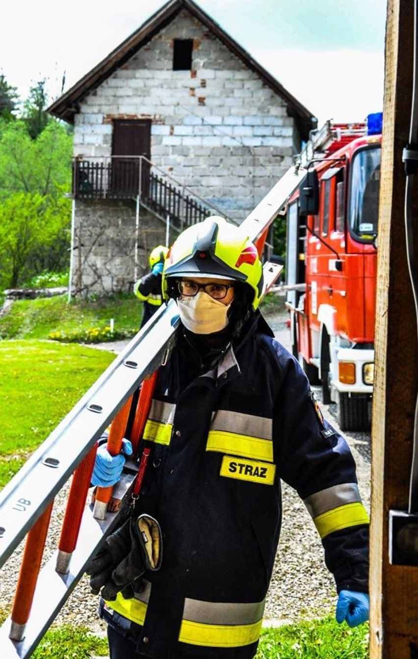 Ćwiczenia wewnętrzne z ratownictwa wysokościowego strażaków z OSP w Bereście [ZDJĘCIA]