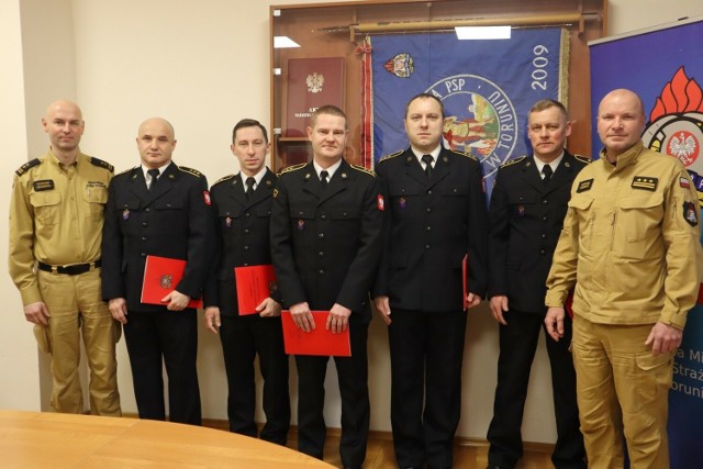 Uroczystość wręczenia strażakom z Torunia awansów odbyła się w poniedziałek 5 lutego