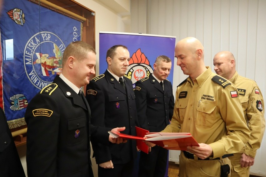 Uroczystość wręczenia strażakom z Torunia awansów odbyła się...
