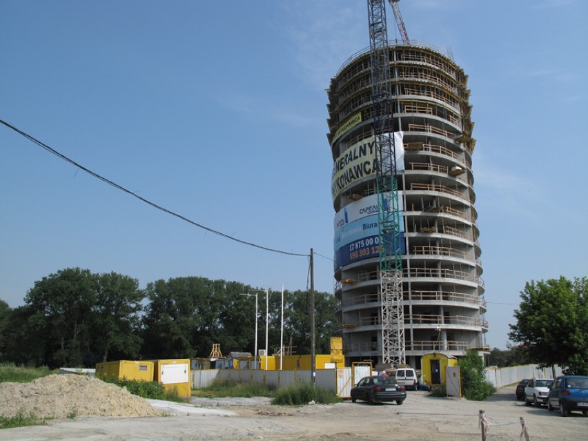 Capital Towers w Rzeszowie. Kończy się budowa pierszego wieżowca