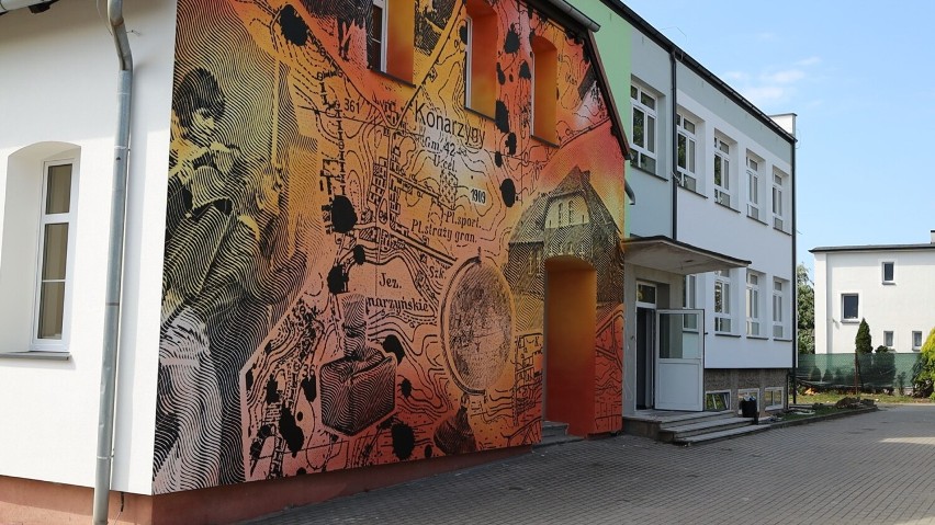 W Konarzynach powstał pierwszy mural. Jest na elewacji...