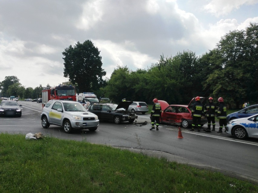 Zderzenie aut na ul. Jana Pawła II w Sieradzu