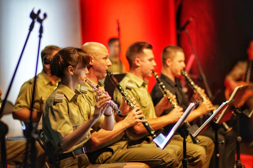 Koncert Orkiestry Wojskowej w Żagania w sali widowiskowej...