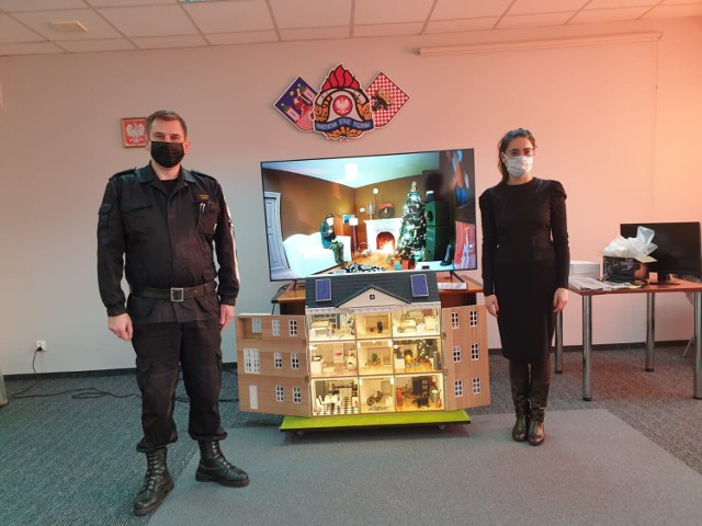 Straż w Kaliszu wzbogaciła się o symulator zagrożeń pożarowych domu jednorodzinnego