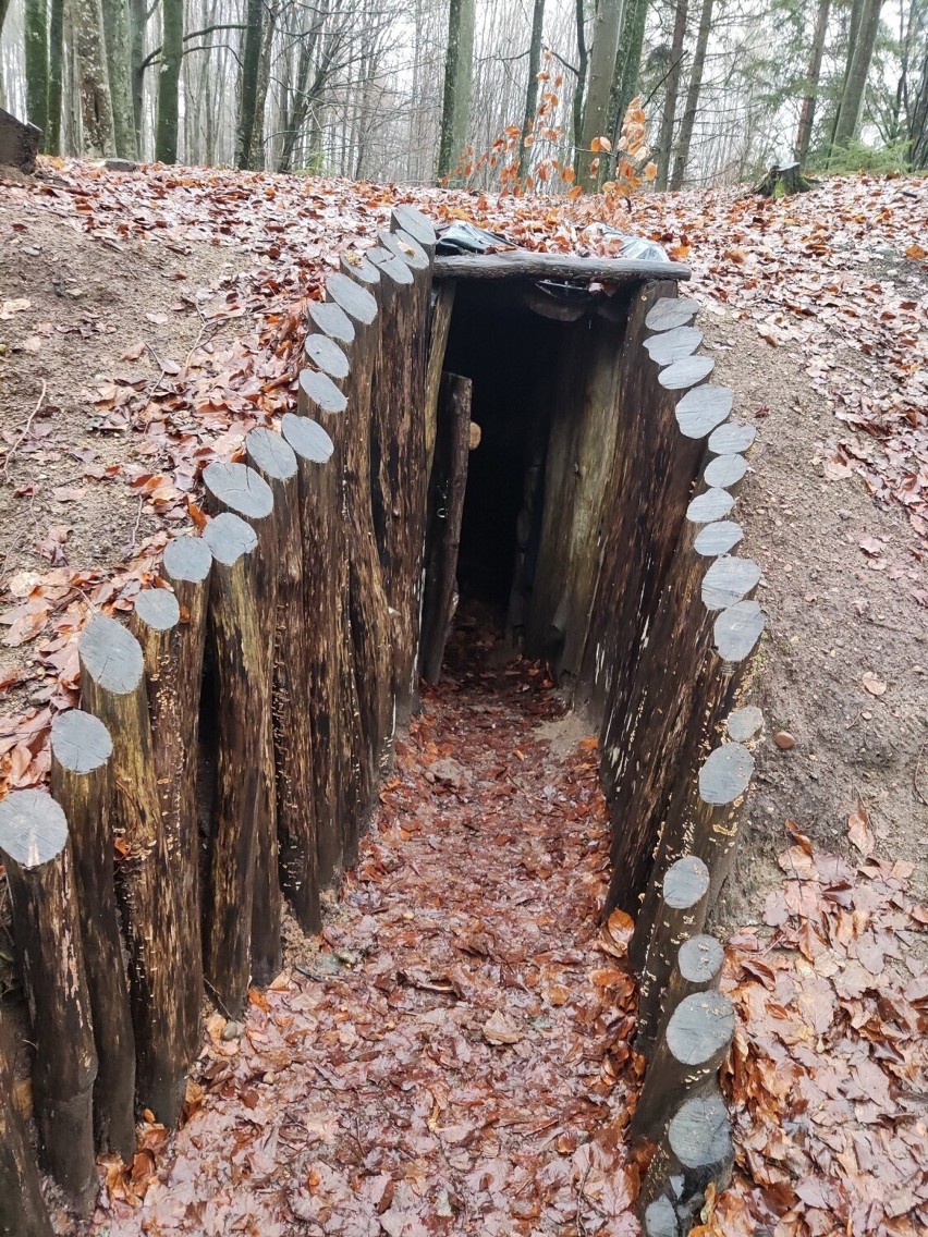 Atrakcyjn ścieżka turystyczno-historyczna "Tajemnice Lasów...