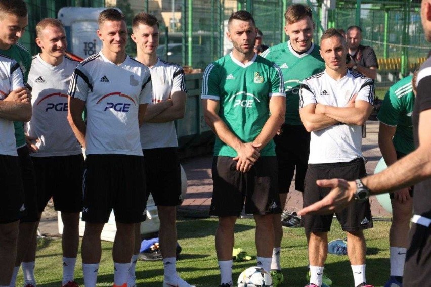 30 piłkarzy zaczęło treningi w GKS Bełchatów