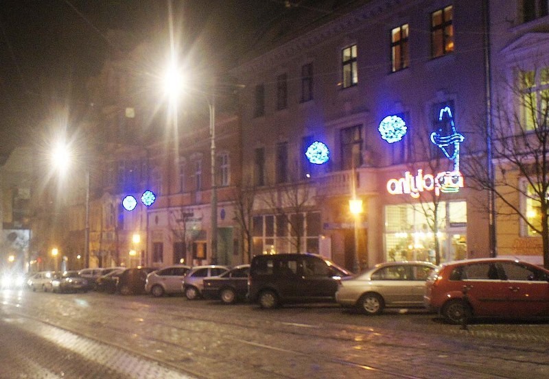 Poznań: W mieście rozbłysła świąteczna iluminacja [ZDJĘCIA]
