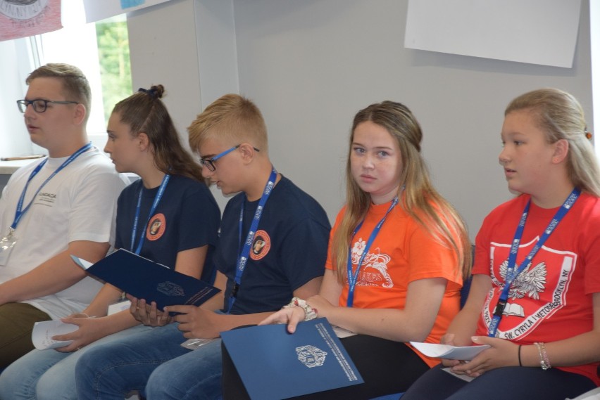 Młodzież z polonijnych szkół w USA odpoczywa w Augustowie. Uczy się języka i... [ZDJĘCIA]