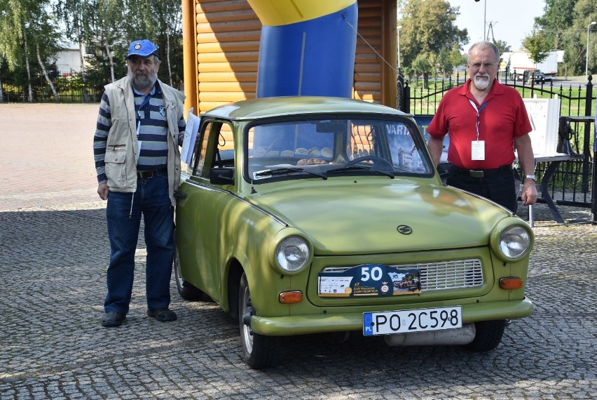 Grodzisk: Wystartował Poznański Międzynarodowy Rajd Pojazdów Zabytkowych