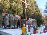 Jak wyglądają przygotowania do Dnia Wszystkich Świętych w Rudzie Śląskiej? Tak wyglądają stroiki na Cmentarzu Komunalnym w Halembie