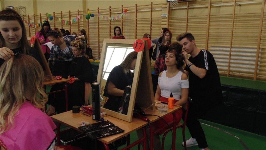 Wojewódzki konkurs fryzjerski w "Hipolicie" w Rumi  | ZDJĘCIA