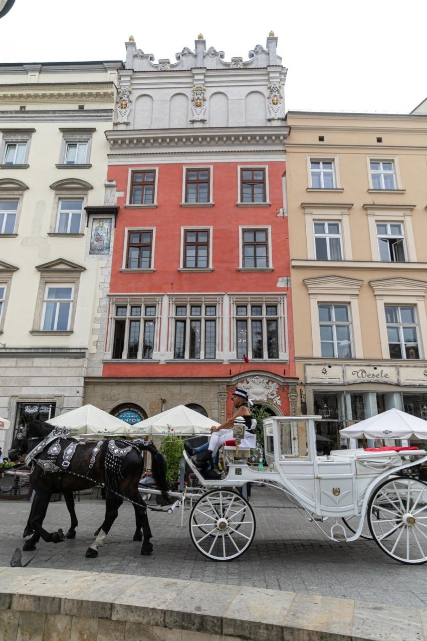 Kamienica Bonerowska, Rynek Główny 9

Kamienica pierwotnie...