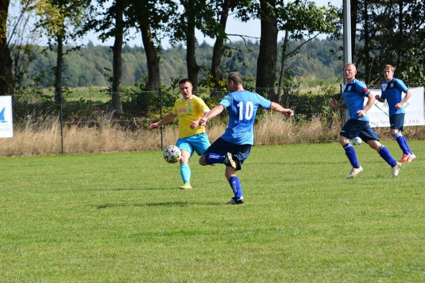 Błękitni Stary Jarosław - Wybrzeże Biesiekierz 2:1