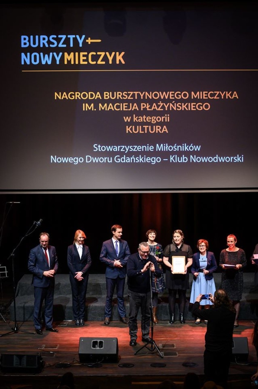  Można i należy być dumnym z żuławskiego pochodzenia - Klub Nowodworski doceniony Nagrodą Bursztynowego Mieczyka