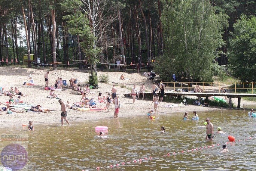 Gorąca sobota nad jeziorem Czarnym we Włocławku