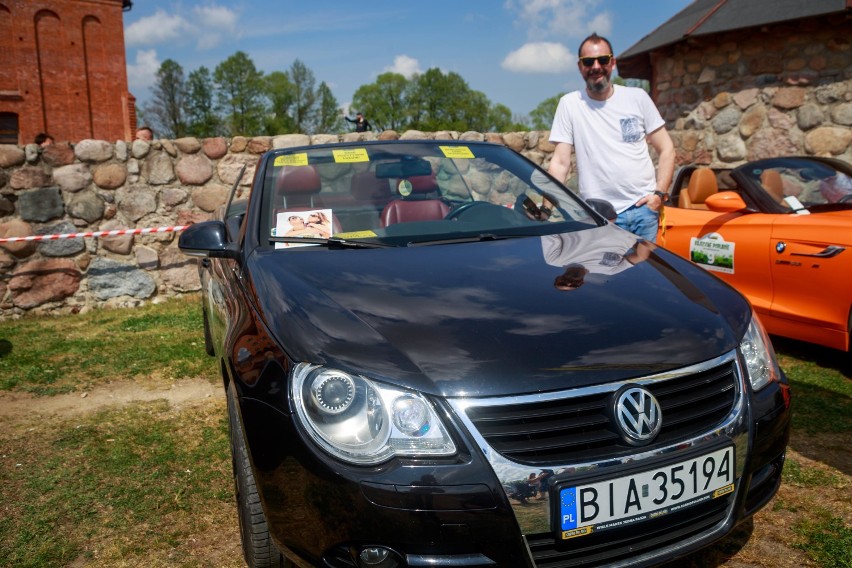 Takie samochody w Tykocinie. V Podlaskie Auto Cafe na zamku [zdjęcia]     