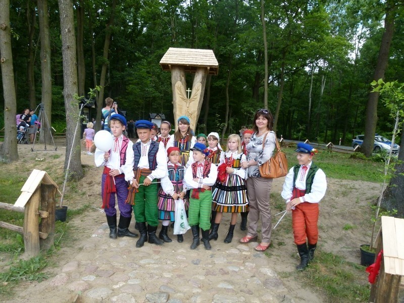 Szlak Łokietka otwarto w Tomaszówku w gminie Sławno podczas Festynu św. Krzysztofa