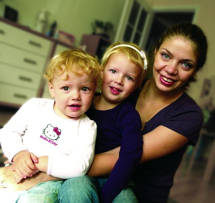 Żona Natalia z córkami Basią i Marysią