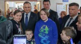 Kraków. Prezydent Andrzej Duda odwiedził uchodźców z Ukrainy w krakowskim oddziale Caritasu [ZDJĘCIA]