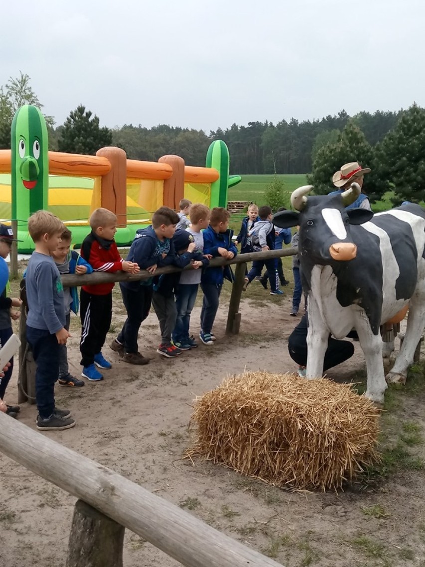 AKTYWNIE: Dzieciaki z koźmińskiej "jedynki" odwiedziły wioskę indiańską. Zabawa była przednia [ZDJĘCIA]