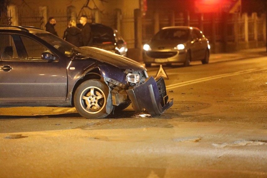 Wypadek na ulicy Hutników w Legnicy, zobaczcie zdjęcia