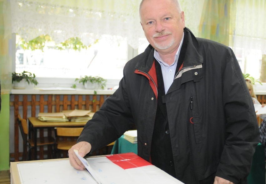 Kandydaci do Sejmu i Senatu przy urnach w Łodzi