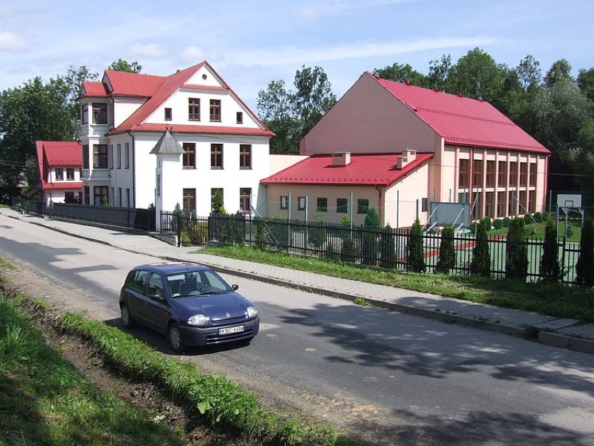 Zespół Szkoły i Przedszkola w Olszówce został zamknięty....