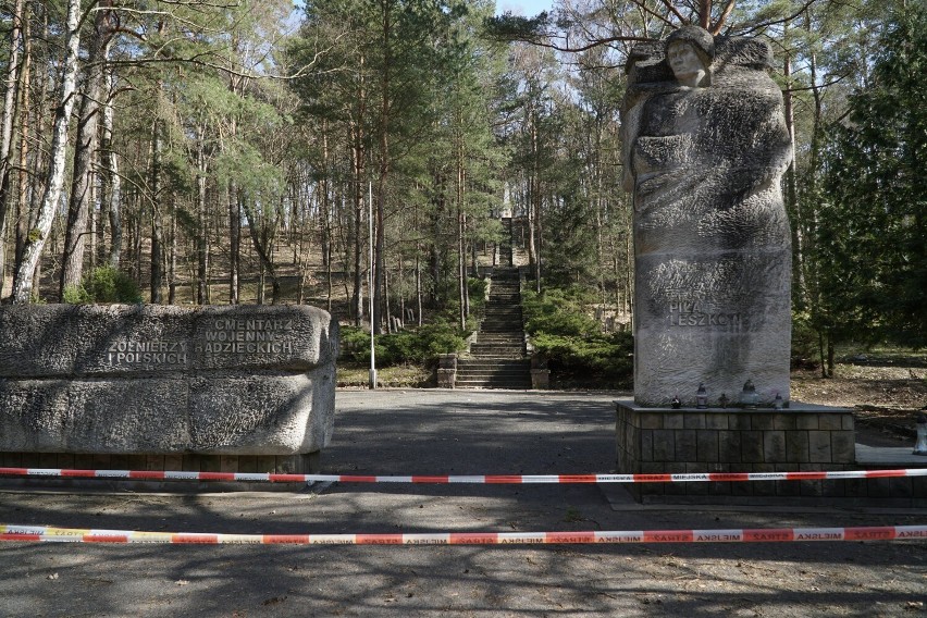 Zakaz wstępu na teren obydwu cmentarzy wojennych w Leszkowie