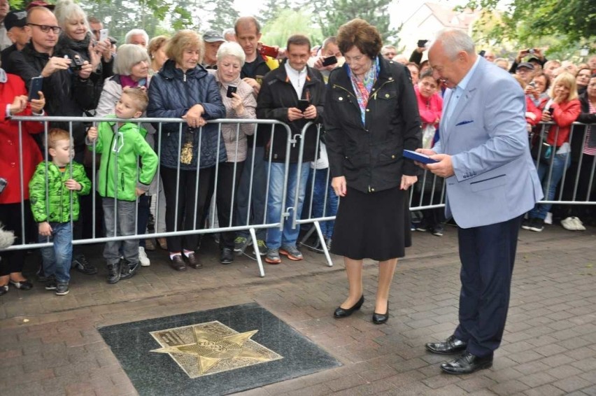 Na Ciechocińskim deptaku sław przybyła nowa gwiazda....