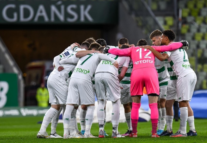 Lechia Gdańsk - Stal Mielec 8.05.2022 r. Znamy skład biało-zielonych! Lechia zagra w mocno ofensywnym ustawieniu