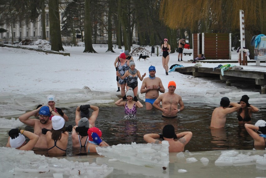 Morsowanie i rugby na wolsztyńskiej plaży